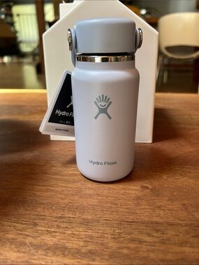 Hydro Flask Micro Water Bottle in Pale Lavender 6.7 oz ounces NWT